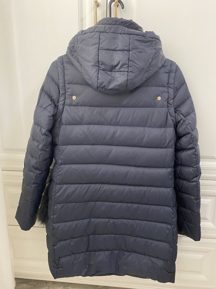 Продам пуховик MONClER