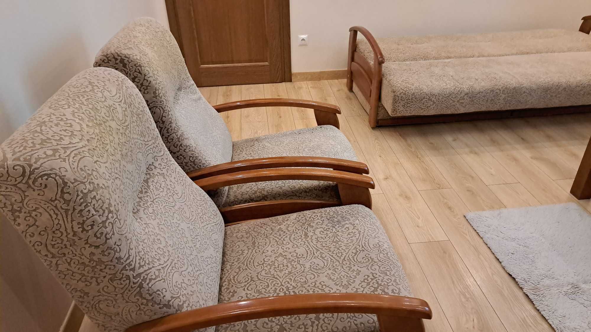Komplet sofa + gatis 2 fotele