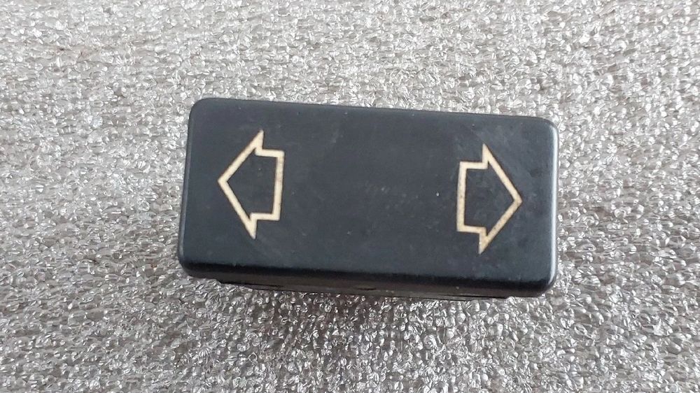 Comando / botão / interruptor vidros frente esquerdo PEUGEOT 106 II (1