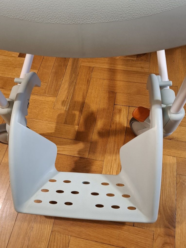 Cadeira Sanitária e Banho com rodas - ETAC CLEAN NOVA