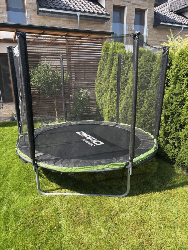 Trampolina ogrodowa Zipro Jump Pro z siatką zewnętrzną 8FT 252cm