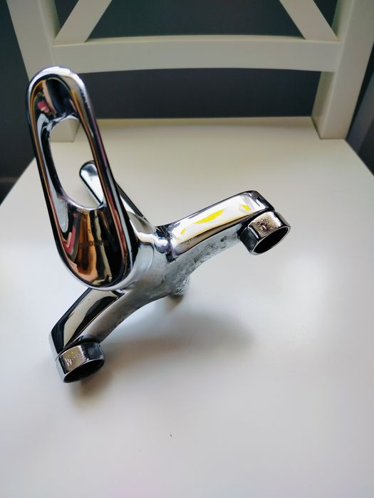 Bateria pod umywalkę