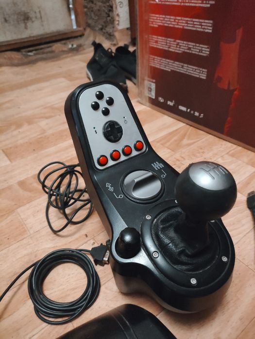 Игровой руль Logitech G25
