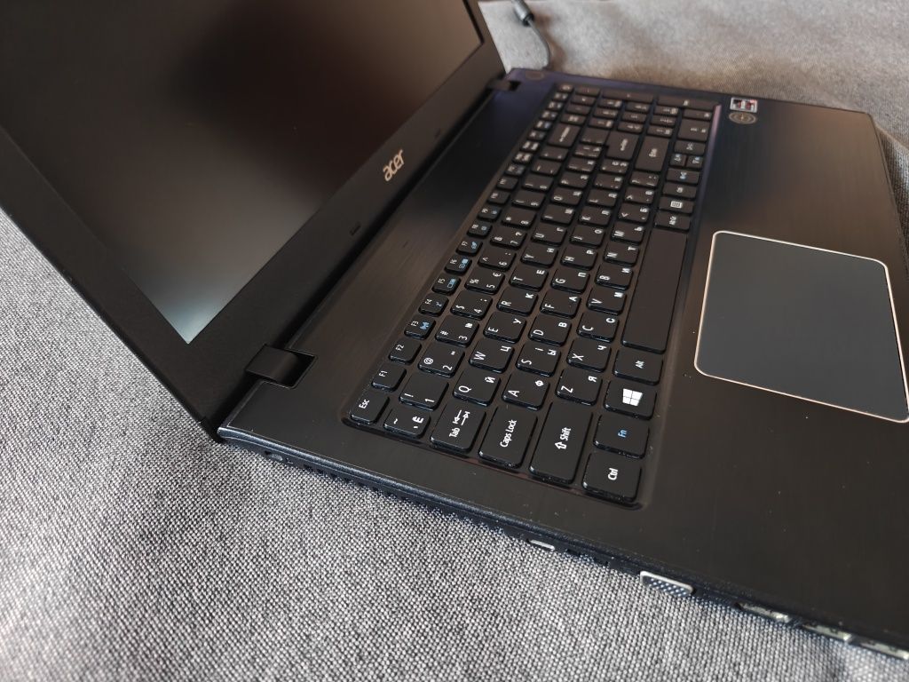 Acer E5-576G i5-8250U MX150 8gb