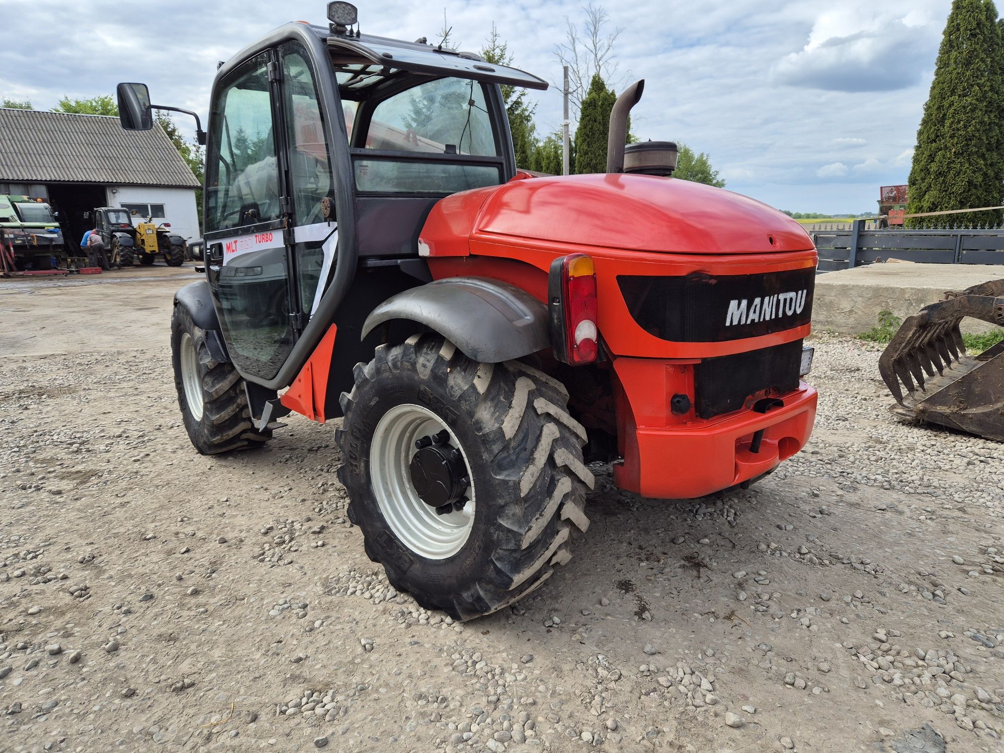 Manitou MLT 627. JCB.  Niska  wąska.  Brutto . Okazja.