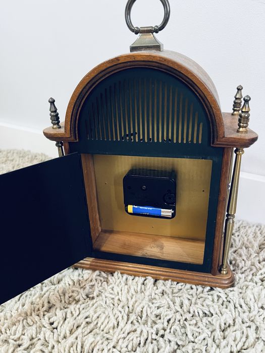 Antyczny zegar tempus fugit drewno