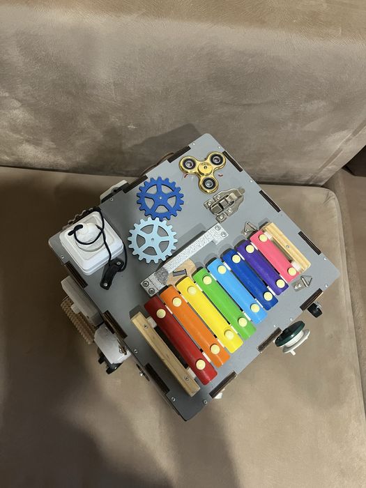 Продам бізі куб!