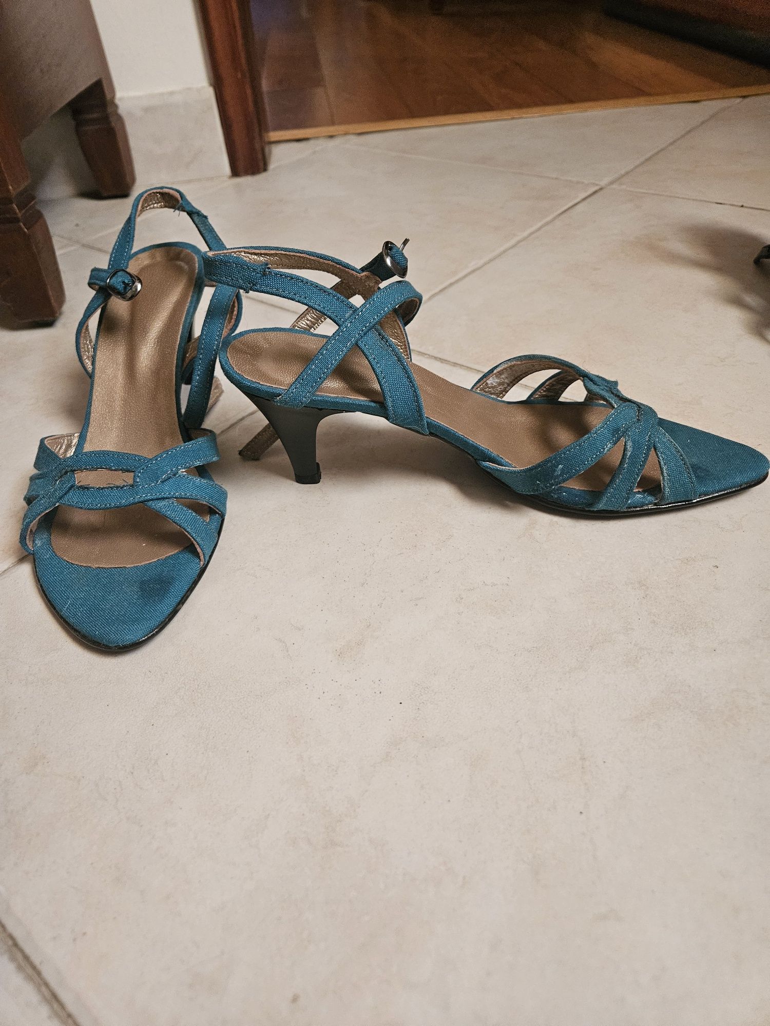 Sandalias Como novas