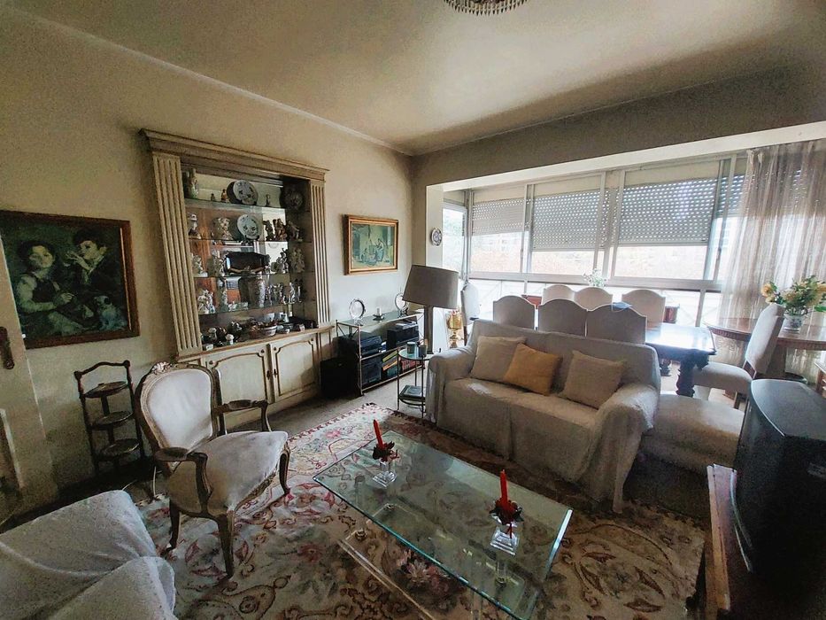 Elegante Apartamento T4 para venda em Miraflores (Algés - Oeiras)