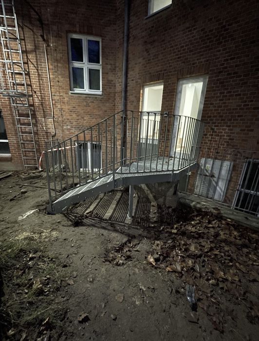 Renowacja i odnawianie balustrad/hal/ogrodzen/konstrukcji stalowych