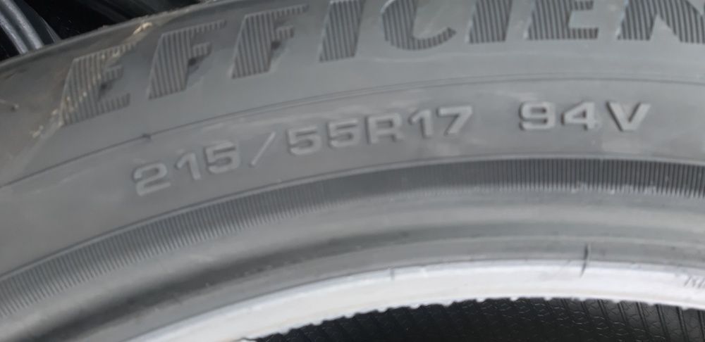 215/55R17 94V Goodyear Efficient Grip Performance lato komplet