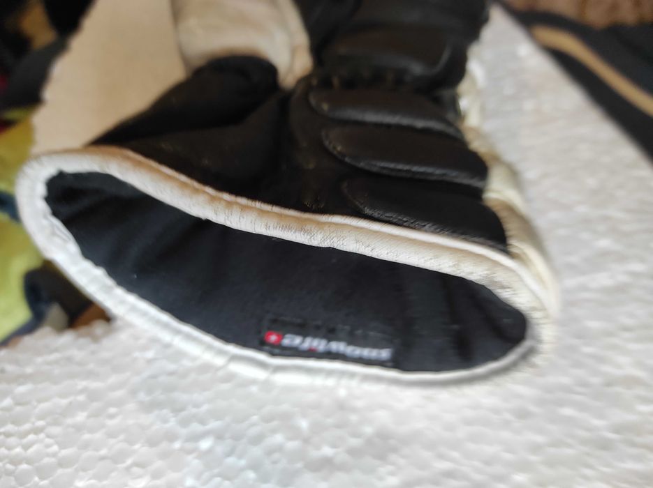 Мото перчатка 1 шт б/у хорошее состояние