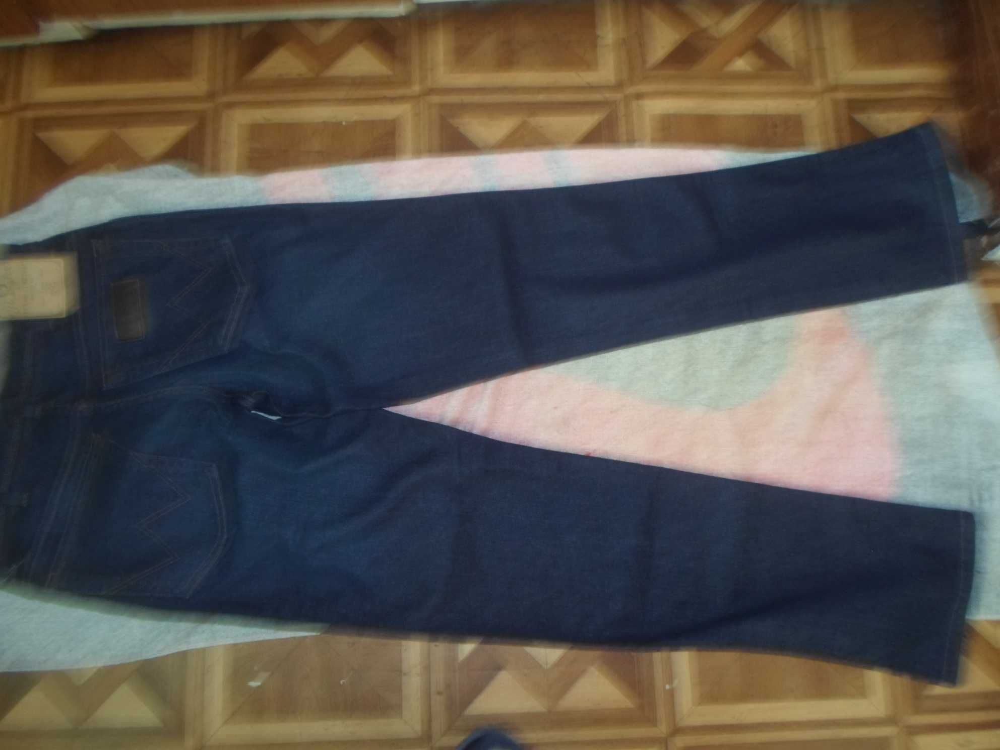 Джинсы Wrangler стрейч нов.
