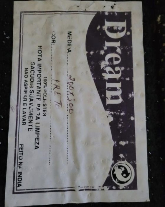 Vendo tapete de sala com 3m por 2 metros.
Tapete em muito bom estado