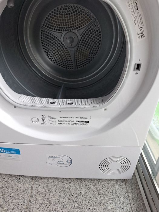 Maquina de secar com bomba de calor como nova  com pouco uso.