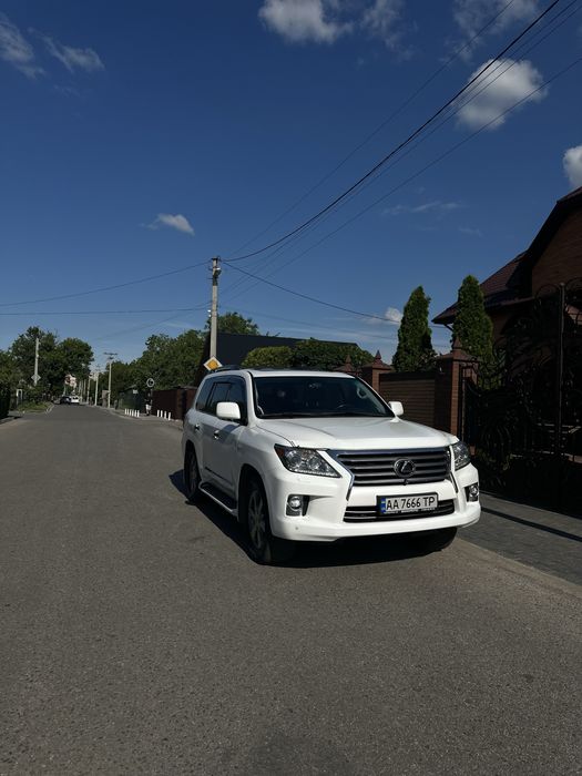 Продам Lexus LX 570