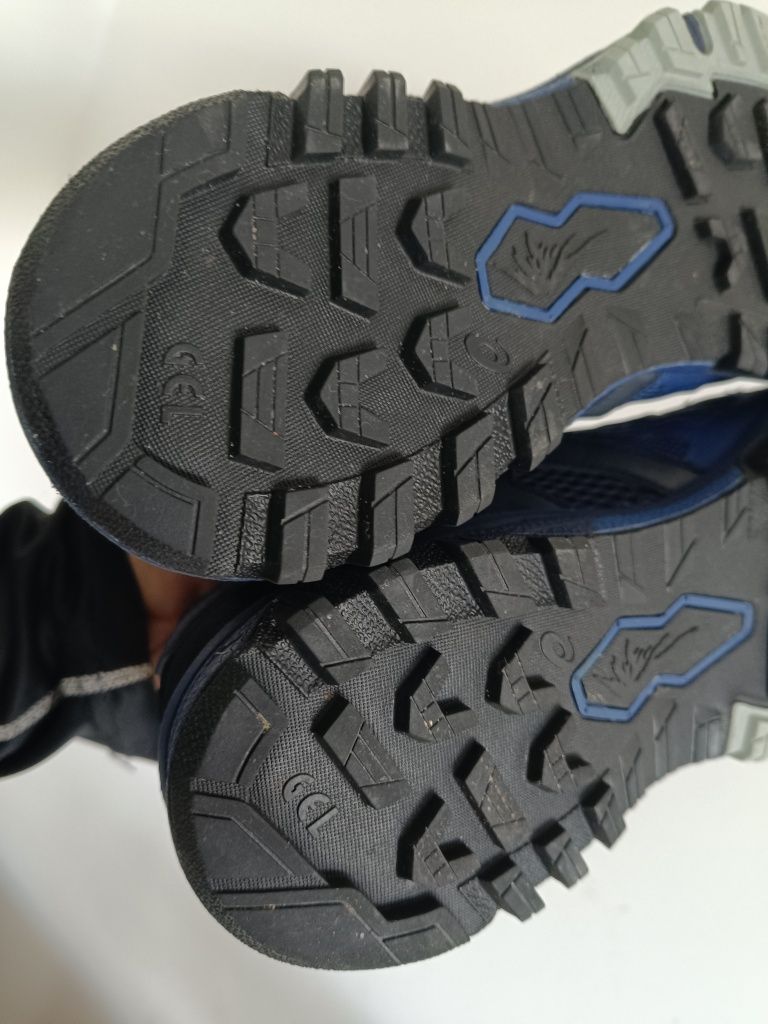 Asics Fuji Attack 5 r.42 (26.5 cm) buty do biegania męskie
