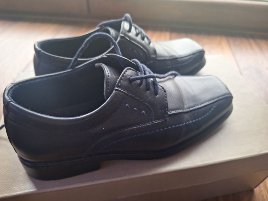 Półbuty vapiano skóra rozmiar 34 czarne