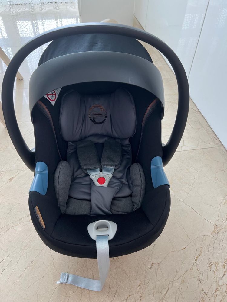 Автокрісло Cybex Aton M