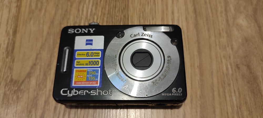 Продам фотоаппарат SONY