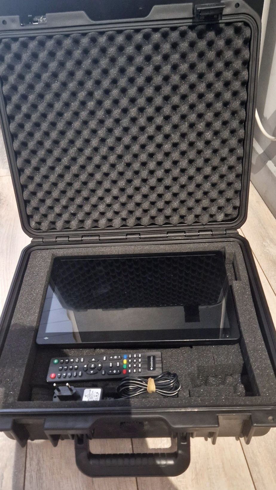 Monitor Beetronics 12HD5 – 12” Full HD | używany, sprawny
Na sprzedaż