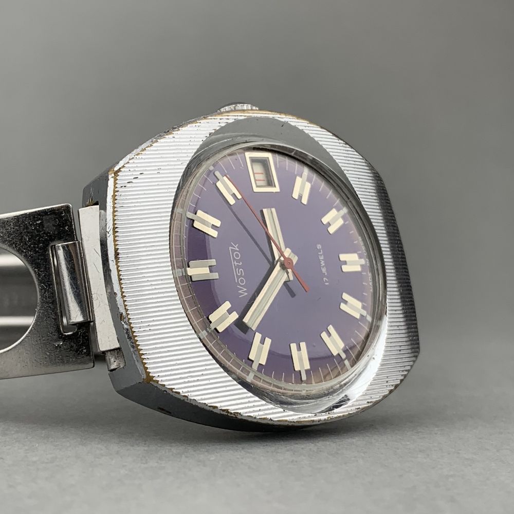 Zegarek vintage Wostok – Fiolet | ręczny naciąg | USSR| datownik