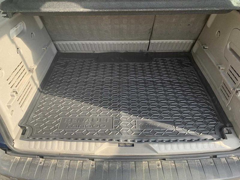 Коврик в багажник Renault Megane/Scenic/Duster/Kangoo/Sandero/Dokker