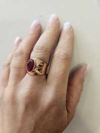 Złoty pierścionek z rubinem 583