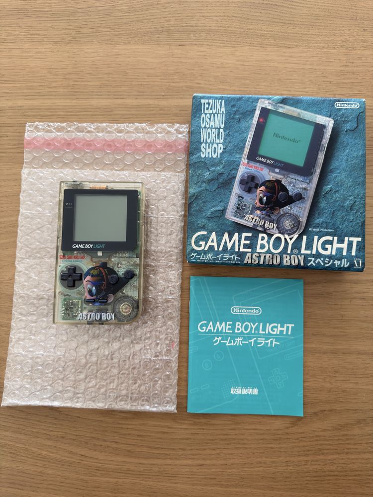 Nintendo GameBoy Light Edição Especial Clear Astro Boy Osamu 1998