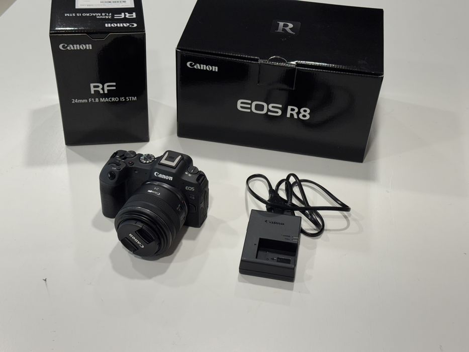 Canon R8 + 24mm f1.8