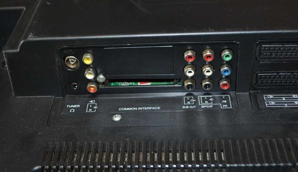 телевізор TECHNIKA LCD32207 32"