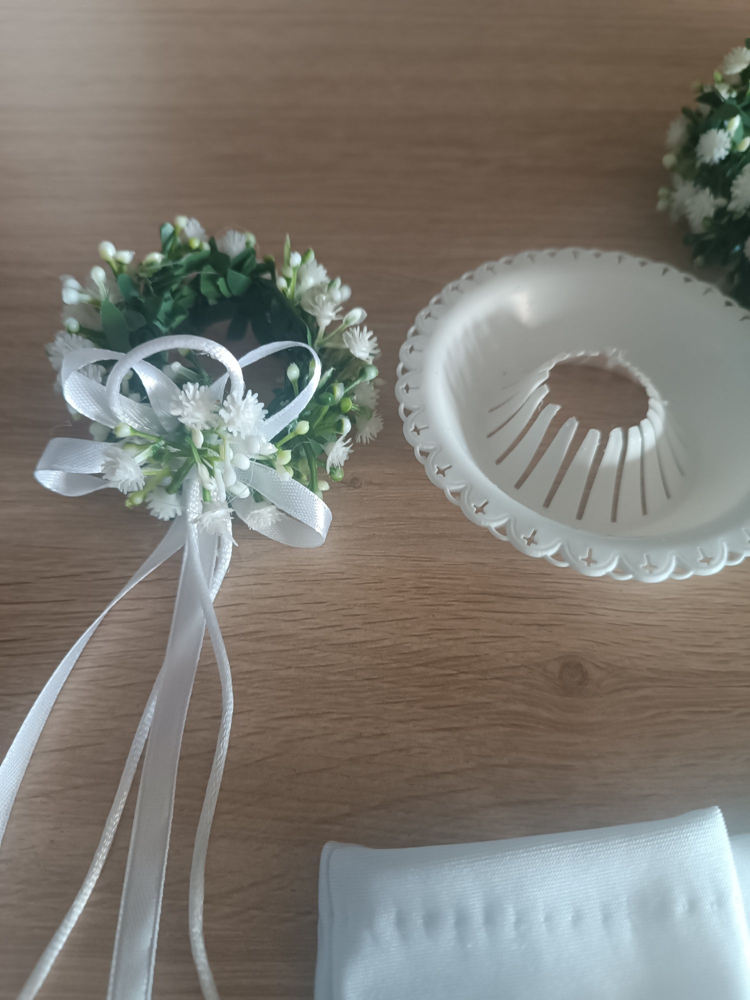 Wianek komunijny, rękawiczki,okapnik komplet