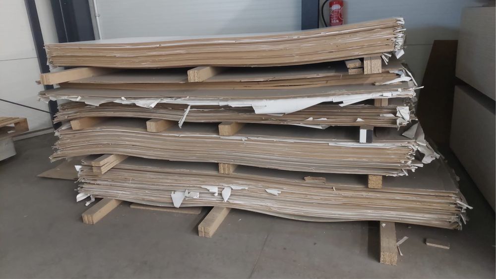 Plyta mdf biala dwustronnie 5,8 mm II gatunek odbior tylko osobisty