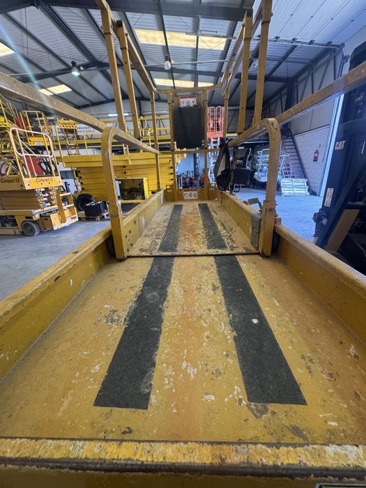 Plataforma elevatoria eletrica usada 10mt (ESTREITA)