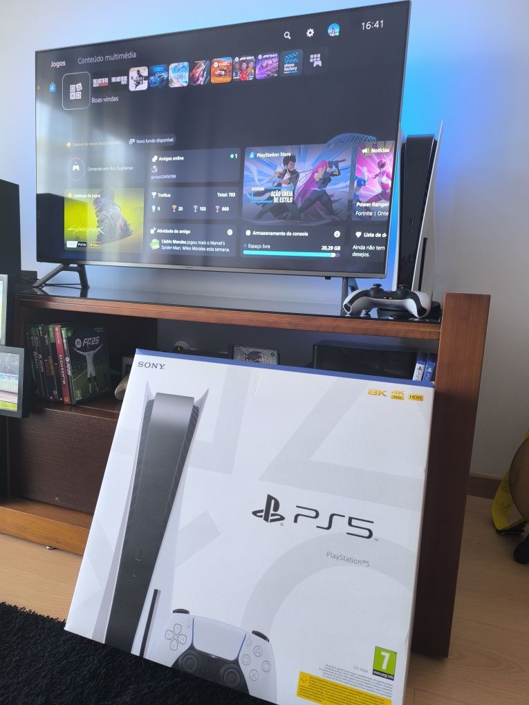 PlayStation 5 (com leitor discos) + The Last of Us parte 2