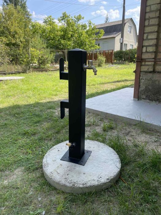 Садова колонка з тримачем для шлангу