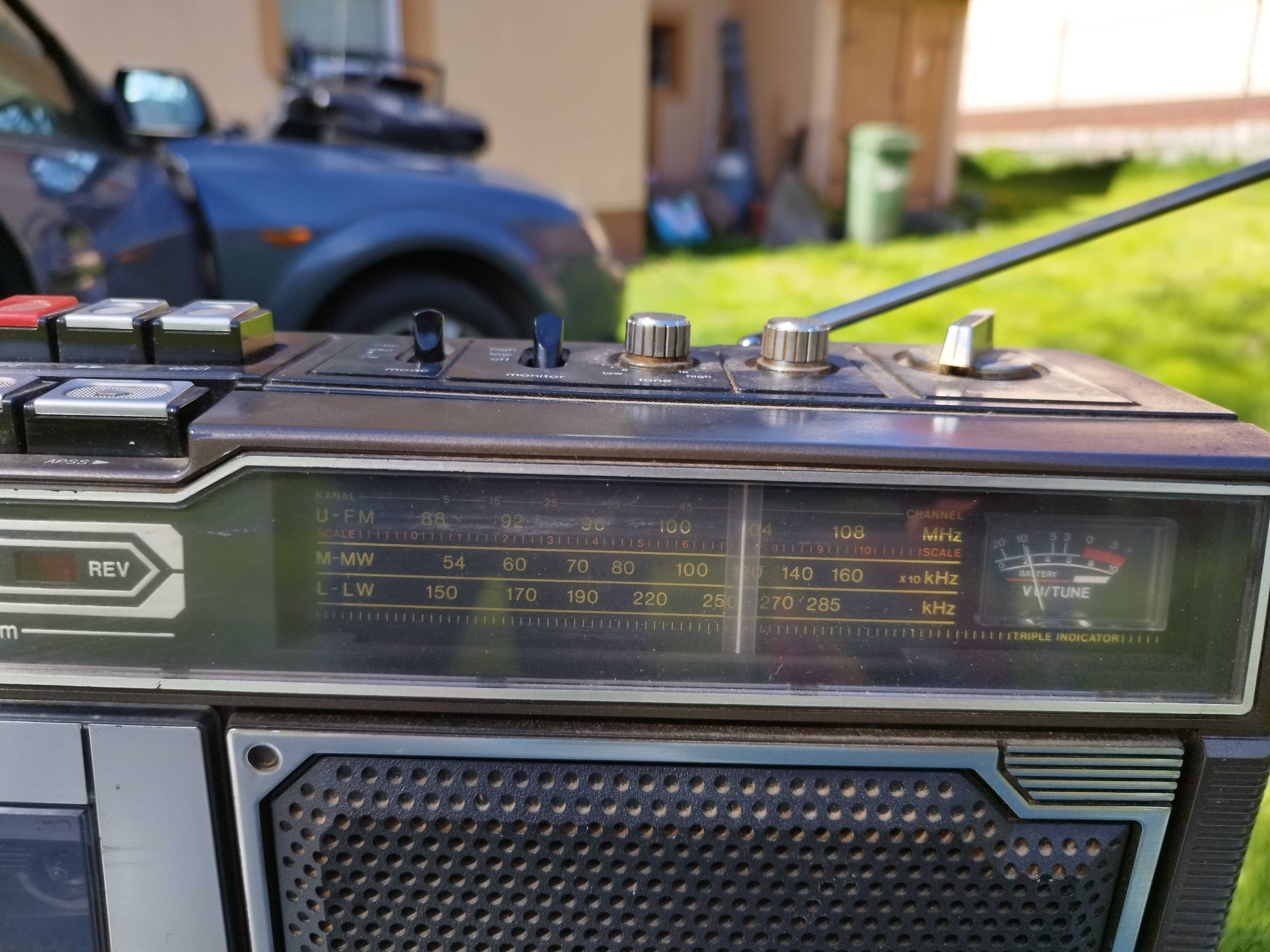 Radioodtwarzacz Sharp GF 3800