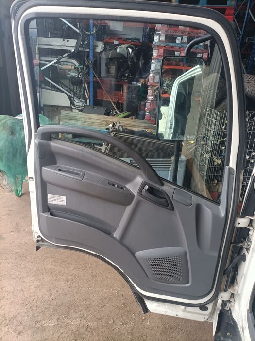 Cabine estreita isuzu