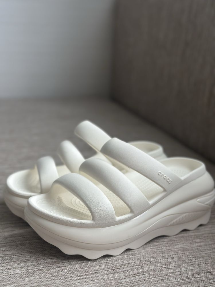 Шльопанці Crocs Mega Crush Tripe Strap оригінал