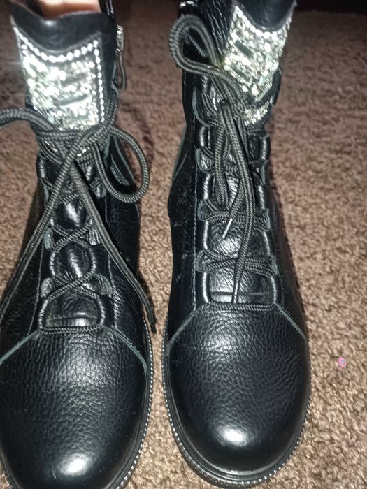 Демісезоні жіночі черевики шкіряні нові