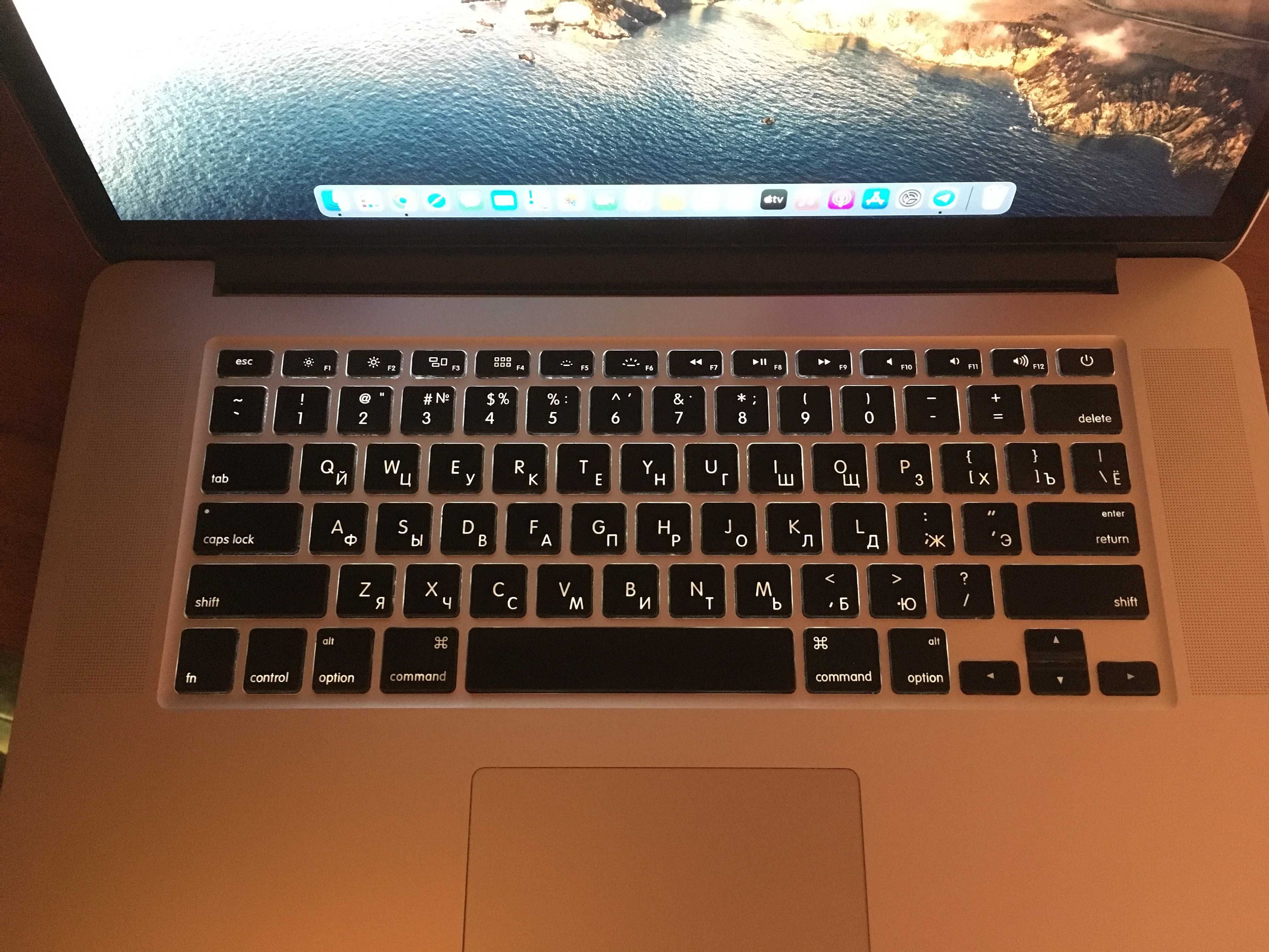 Macbook Pro Late 2013 A1398 15.4” Retina/ i7 2 GHz / 8GB / 256GB