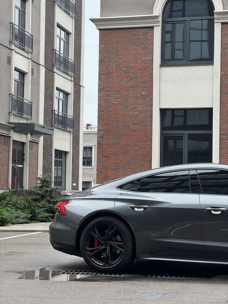 Продам Audi E-Tron Gt 2022