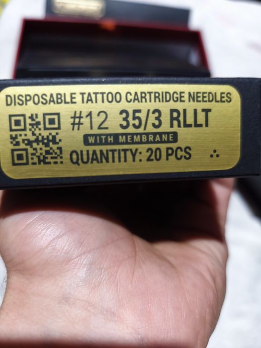 Maquina de tatuar em perfeito funcionamento .