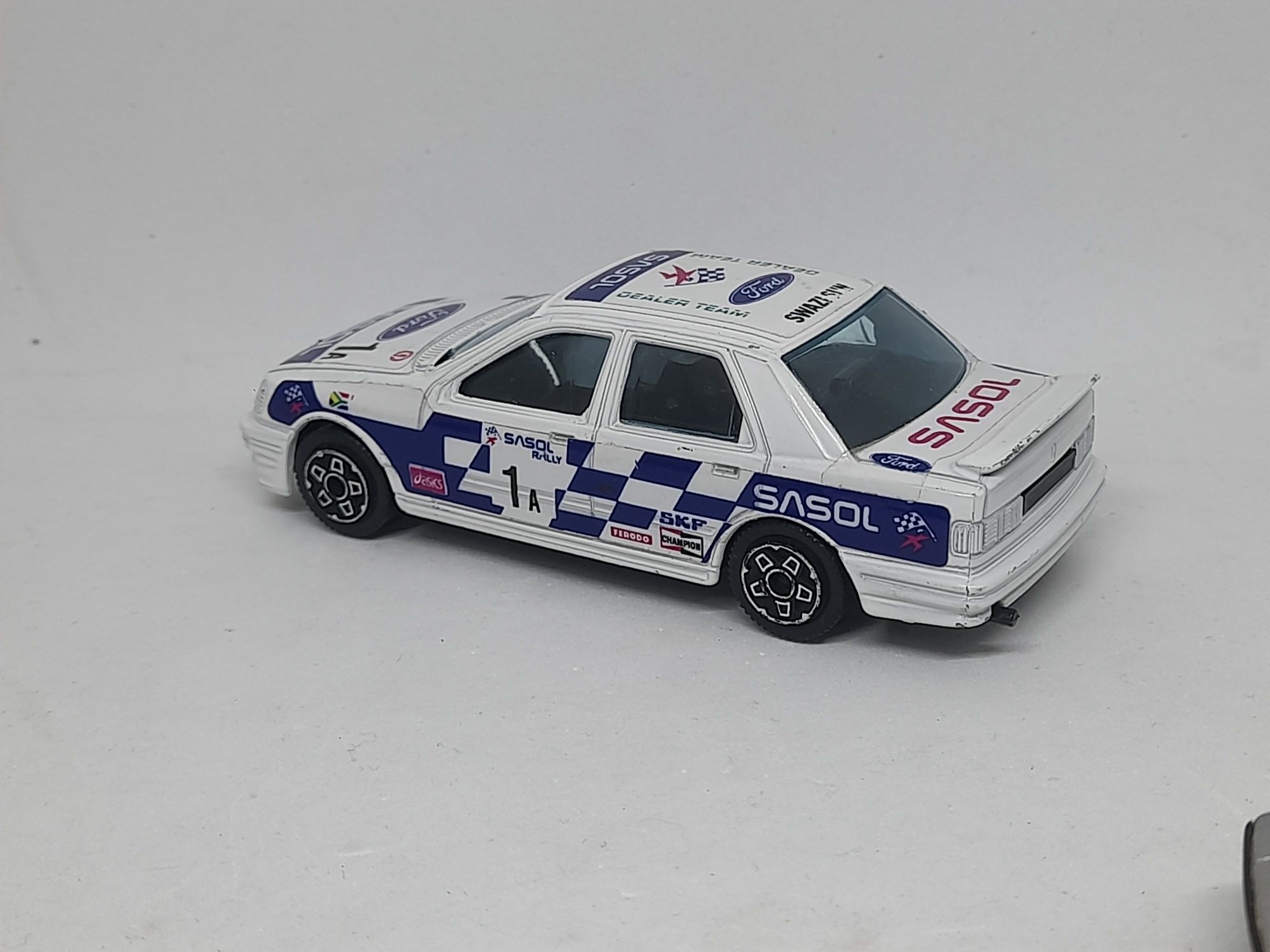 Ford Sierra bburago 1 43 sasol