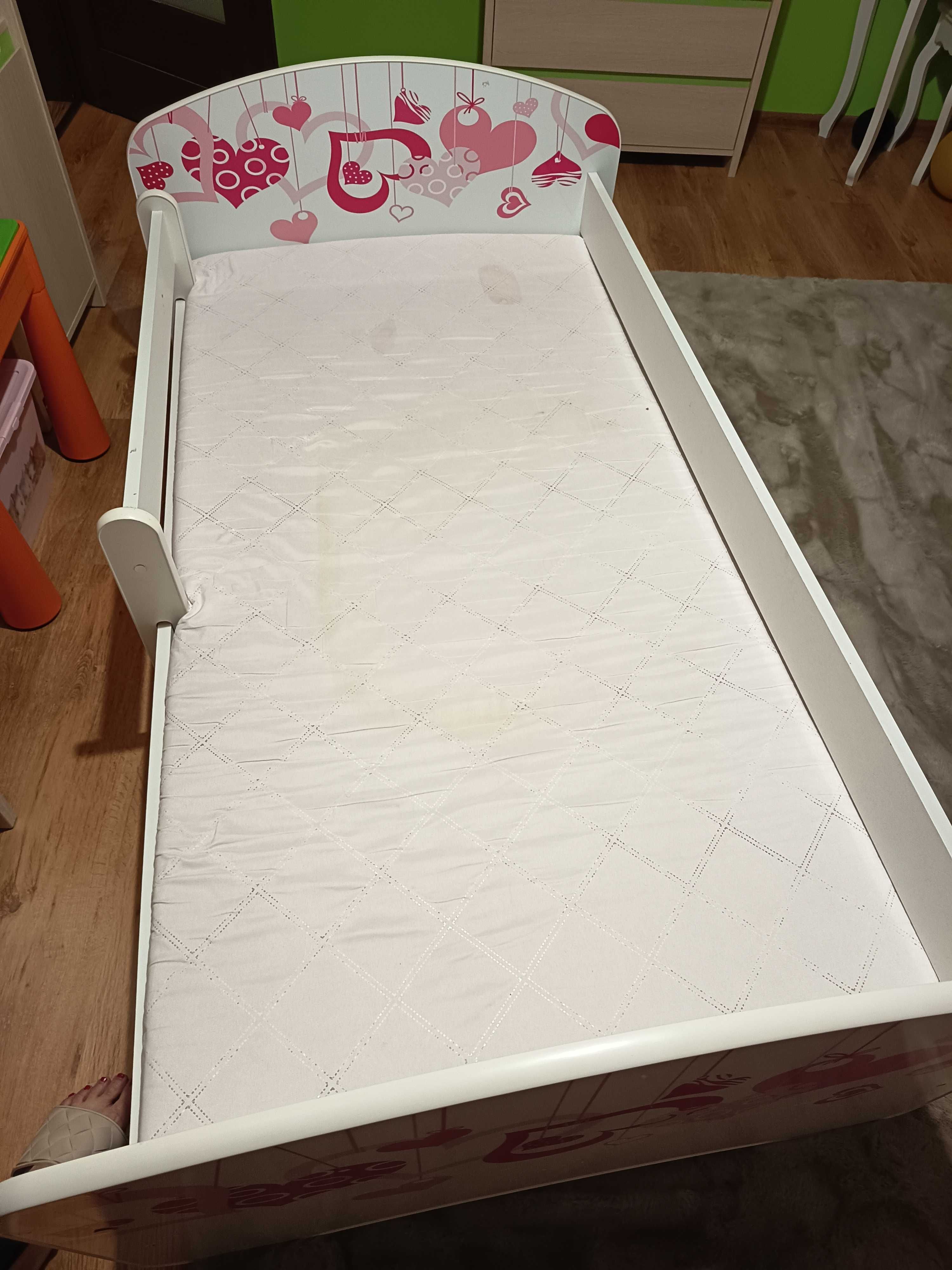 Łóżko dla dziewczynki