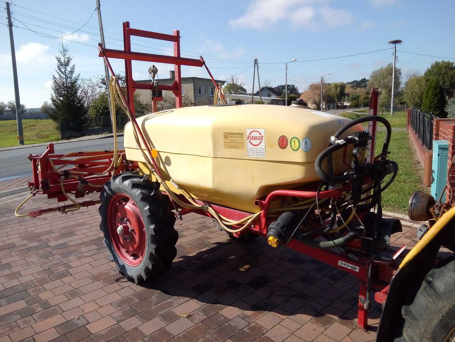Opryskiwacz polowy Ciągany 1200 l PILMET belka 15 m skrętna