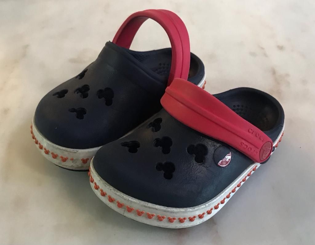 Sandálias Crocs do Mickey