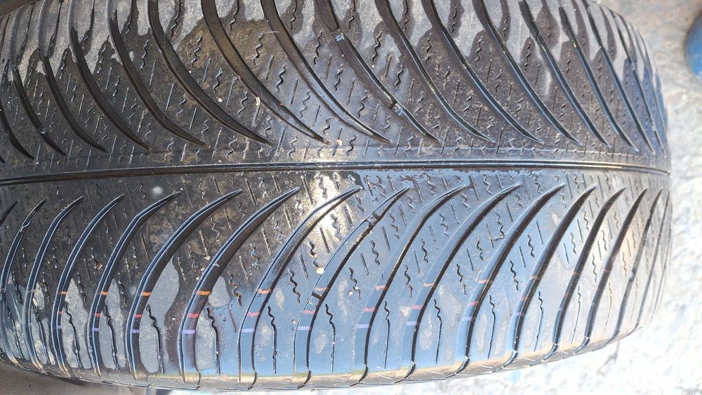 Продам всесезонные Шины Гудиер
