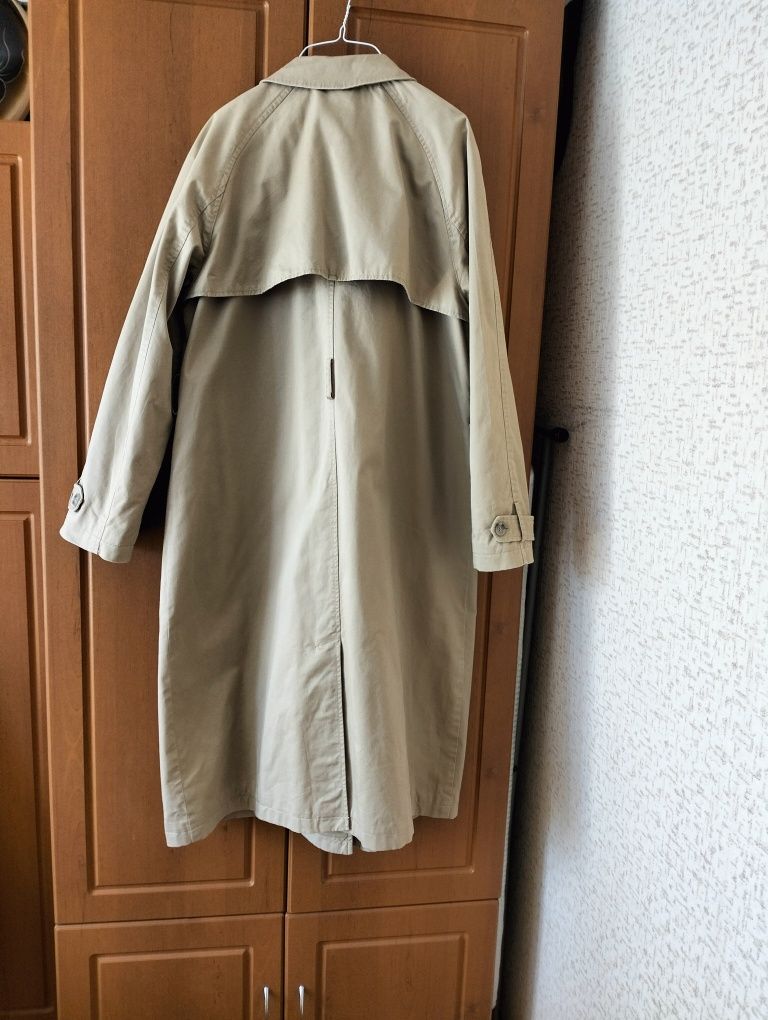 Продам женский плащ немецкого бренда.