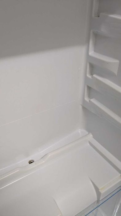 Refrigerador Beko DSA 25020 (Congelador na parte superior)